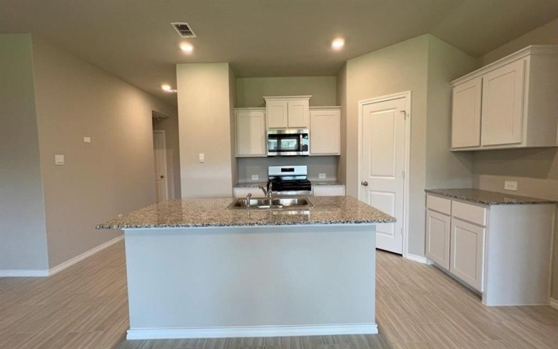 8409 HOLLYMEAD Lane, Fort Worth, TX 76131, 4 Bedrooms Bedrooms, ,2 BathroomsBathrooms,Residential,For Sale,8409 HOLLYMEAD Lane,21009410