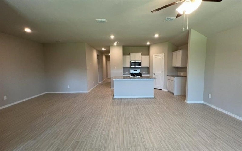 8409 HOLLYMEAD Lane, Fort Worth, TX 76131, 4 Bedrooms Bedrooms, ,2 BathroomsBathrooms,Residential,For Sale,8409 HOLLYMEAD Lane,21009410