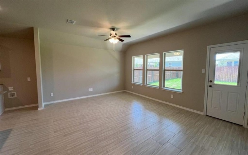 8409 HOLLYMEAD Lane, Fort Worth, TX 76131, 4 Bedrooms Bedrooms, ,2 BathroomsBathrooms,Residential,For Sale,8409 HOLLYMEAD Lane,21009410