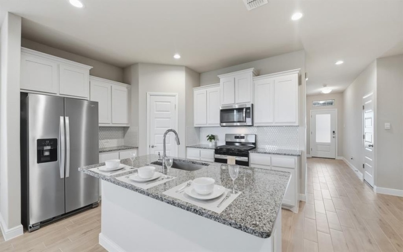 1917 JACKSON Street, Cleburne, TX 76033, 5 Habitaciones Habitaciones , ,3 BañosBaños,Residential,En Venta,1917 JACKSON Street,0,21009573