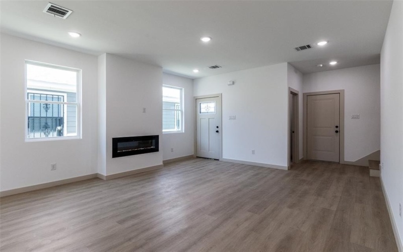 1317 Fletcher Street, Dallas, TX 75223, 3 Habitaciones Habitaciones , ,2 BañosBaños,Residential,En Venta,1317 Fletcher Street,21010095