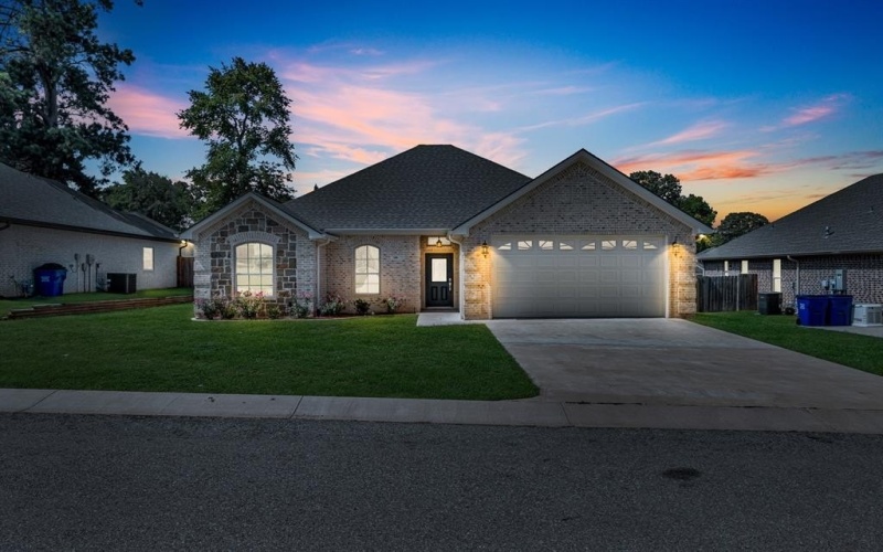109 Hay Meadow Drive, Winona, TX 75792, 3 Bedrooms Bedrooms, ,2 BathroomsBathrooms,Residential,For Sale,109 Hay Meadow Drive,21010129