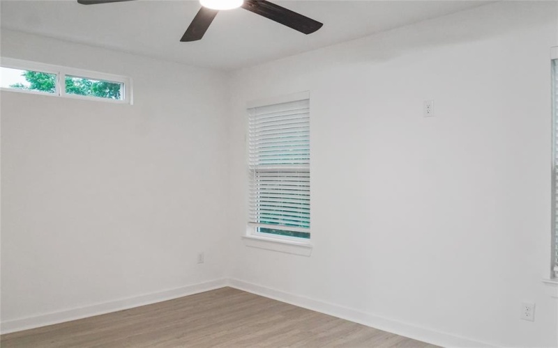 2650 Sutton Street, Dallas, TX 75210, 3 Habitaciones Habitaciones , ,2 BañosBaños,Residential,En Venta,2650 Sutton Street,21010201