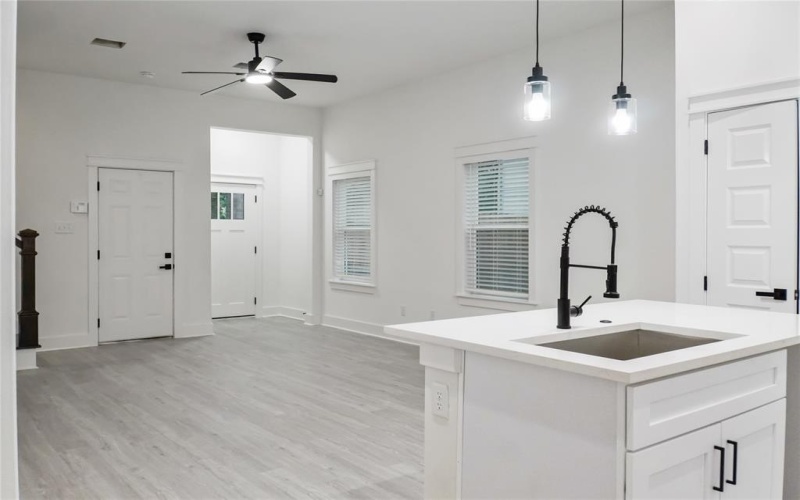 2650 Sutton Street, Dallas, TX 75210, 3 Habitaciones Habitaciones , ,2 BañosBaños,Residential,En Venta,2650 Sutton Street,21010201