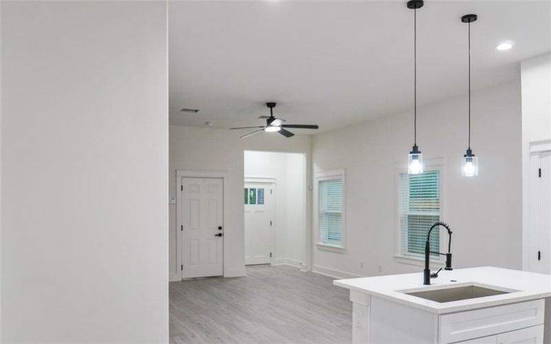 2650 Sutton Street, Dallas, TX 75210, 3 Habitaciones Habitaciones , ,2 BañosBaños,Residential,En Venta,2650 Sutton Street,21010201