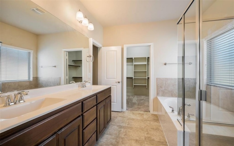 5901 Loveland Drive, Denton, TX 76208, 4 Bedrooms Bedrooms, ,3 BathroomsBathrooms,Residential,For Sale,5901 Loveland Drive,0,21010248