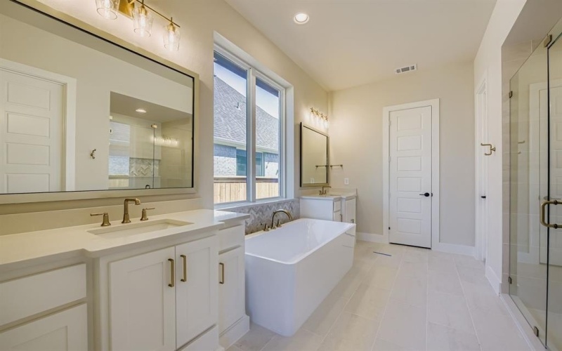 1310 Naples Court, Keller, TX 76248, 4 Habitaciones Habitaciones , ,5 BañosBaños,Residential,En Venta,1310 Naples Court,0,21011379