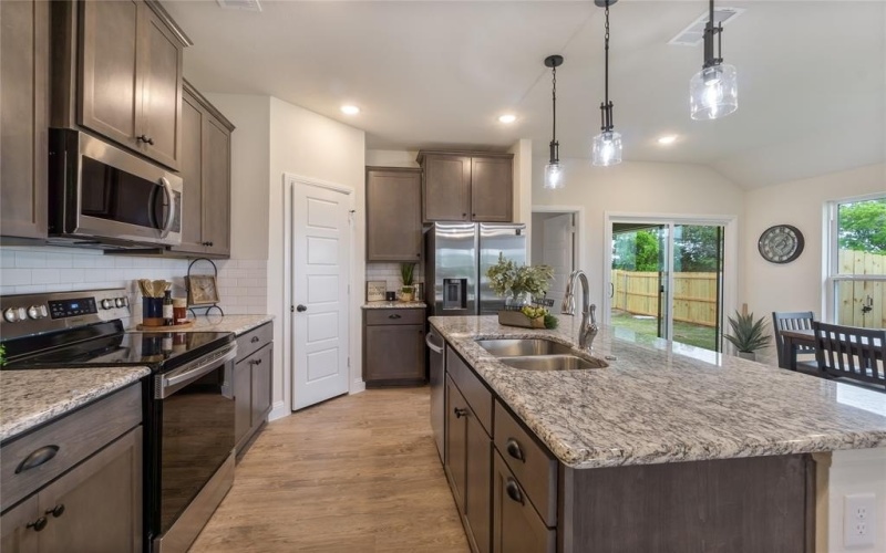 4713 Enclave Drive, Sanger, TX 76266, 3 Habitaciones Habitaciones , ,2 BañosBaños,Residential,En Venta,4713 Enclave Drive,0,21011768