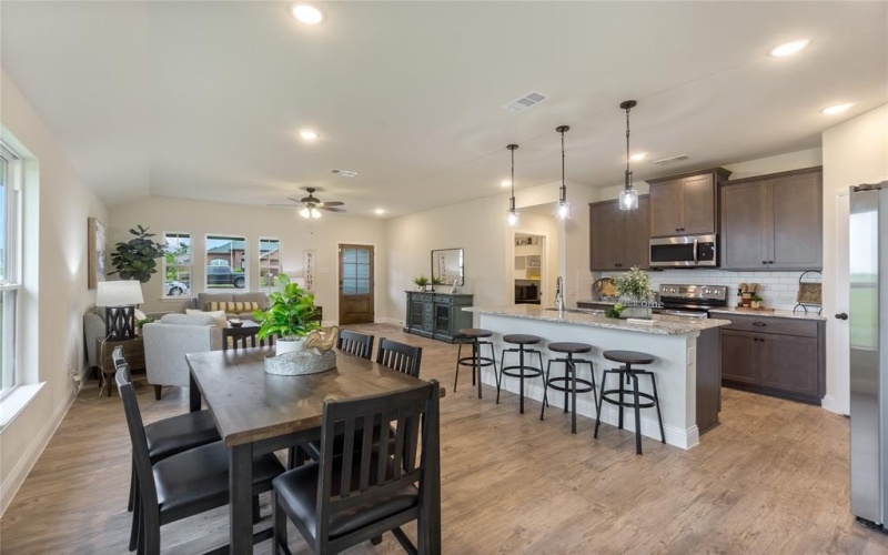 4713 Enclave Drive, Sanger, TX 76266, 3 Habitaciones Habitaciones , ,2 BañosBaños,Residential,En Venta,4713 Enclave Drive,0,21011768