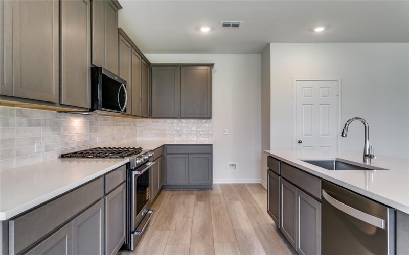 104 Northampton Drive, Justin, TX 76247, 4 Bedrooms Bedrooms, ,2 BathroomsBathrooms,Residential,For Sale,104 Northampton Drive,0,21011822