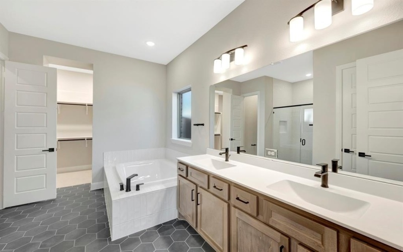 2811 Long Trail, Mansfield, TX 76063, 4 Habitaciones Habitaciones , ,5 BañosBaños,Residential,En Venta,2811 Long Trail,0,21011979