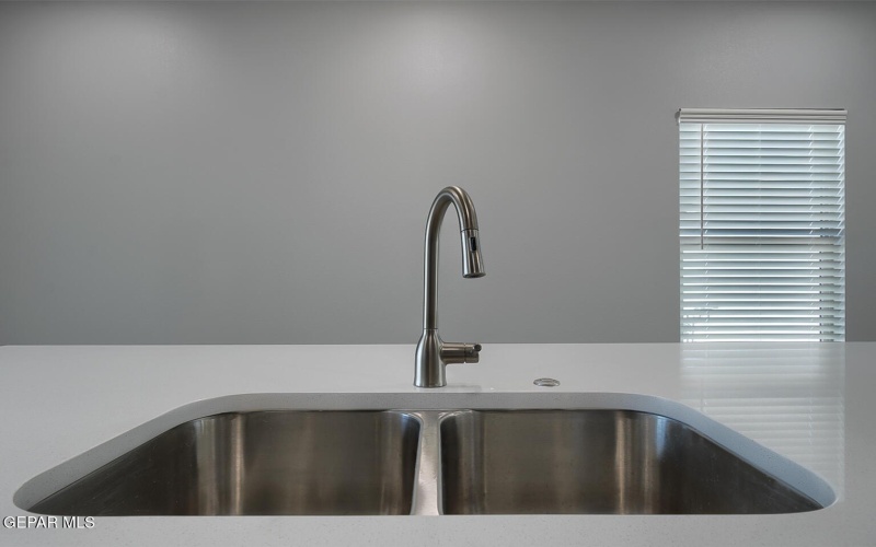 13924 Summer Valley Avenue, El Paso, TX 79928, 3 Habitaciones Habitaciones , ,2 BañosBaños,Residential,En Venta,13924 Summer Valley Avenue,927118