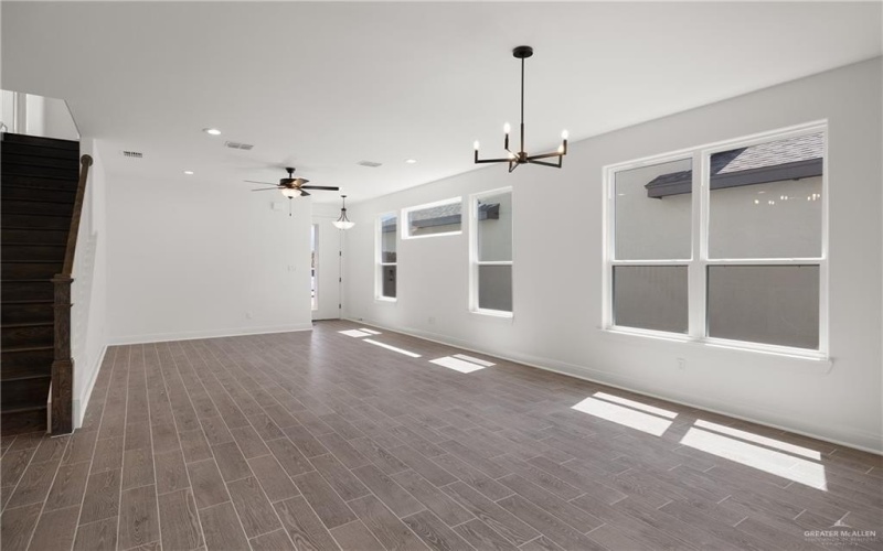 1404 Zurich Avenue, McAllen, TX 78504, 3 Bedrooms Bedrooms, ,2 BathroomsBathrooms,Residential,For Sale,1404 Zurich Avenue,476803