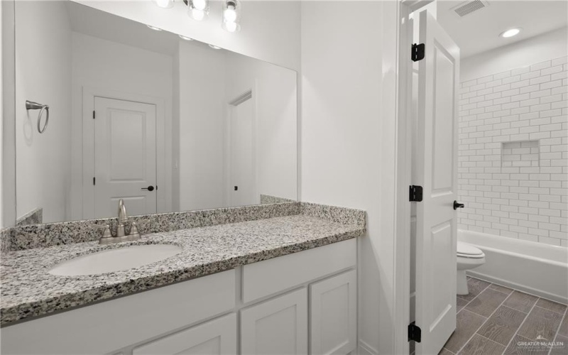 1404 Zurich Avenue, McAllen, TX 78504, 3 Bedrooms Bedrooms, ,2 BathroomsBathrooms,Residential,For Sale,1404 Zurich Avenue,476803