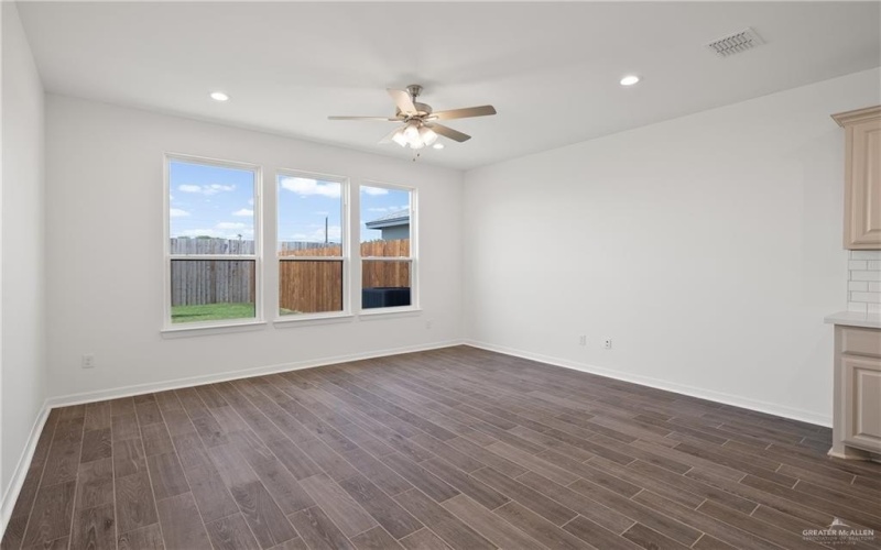 1400 Zurich Avenue, McAllen, TX 78504, 3 Bedrooms Bedrooms, ,2 BathroomsBathrooms,Residential,For Sale,1400 Zurich Avenue,476830