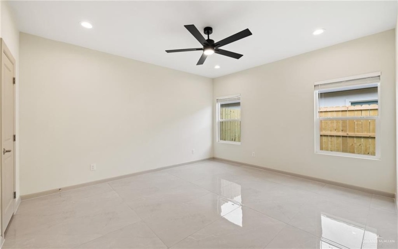 1906 W Violet Drive, Pharr, TX 78577, ,Residential Multi Family,For Sale,1906 W Violet Drive,476896