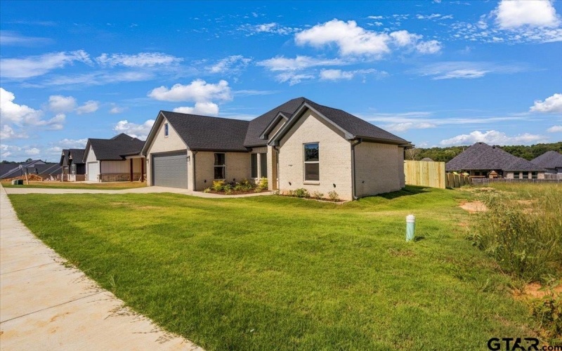 230 Sides Blvd, Bullard, TX 75757, 3 Bedrooms Bedrooms, ,2 BathroomsBathrooms,Residential,For Sale,230 Sides Blvd,25011327