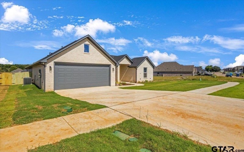 230 Sides Blvd, Bullard, TX 75757, 3 Bedrooms Bedrooms, ,2 BathroomsBathrooms,Residential,For Sale,230 Sides Blvd,25011327