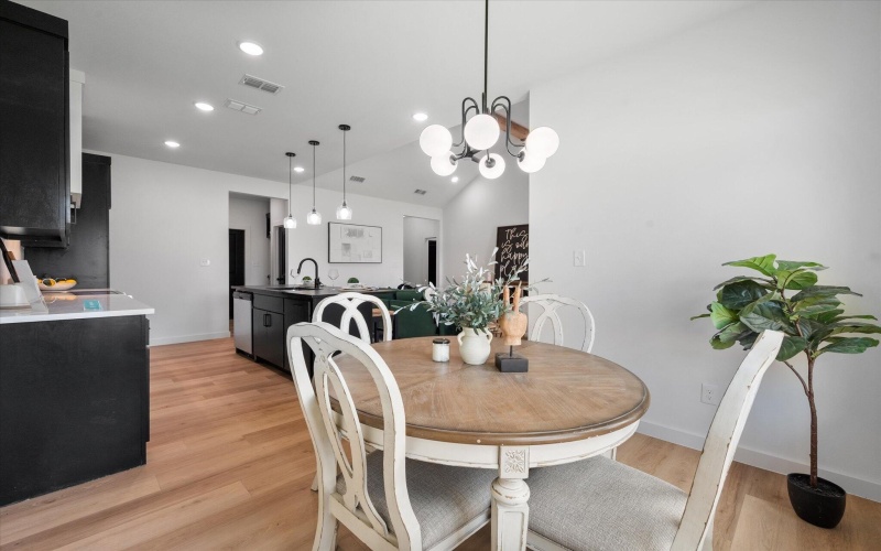 6910 14th Street, Lubbock, TX 79416, 3 Bedrooms Bedrooms, ,2 BathroomsBathrooms,Residential,For Sale,6910 14th Street,202558286