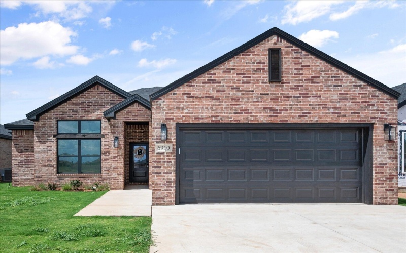 6910 14th Street, Lubbock, TX 79416, 3 Bedrooms Bedrooms, ,2 BathroomsBathrooms,Residential,For Sale,6910 14th Street,202558286