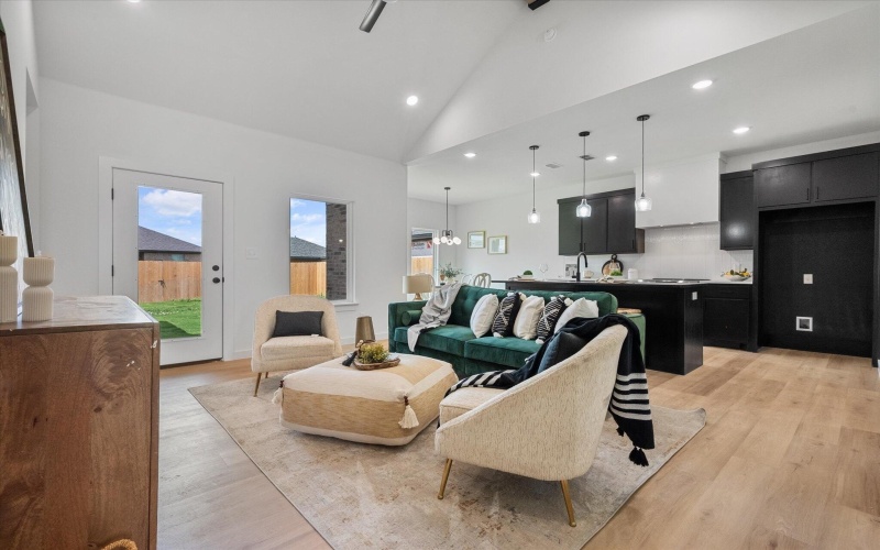 6910 14th Street, Lubbock, TX 79416, 3 Bedrooms Bedrooms, ,2 BathroomsBathrooms,Residential,For Sale,6910 14th Street,202558286