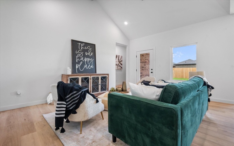 6910 14th Street, Lubbock, TX 79416, 3 Bedrooms Bedrooms, ,2 BathroomsBathrooms,Residential,For Sale,6910 14th Street,202558286