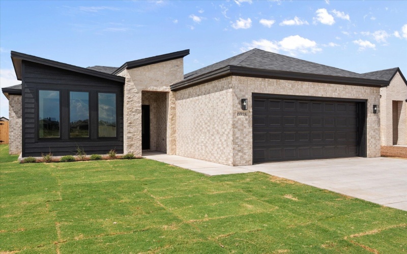 6918 14th Street, Lubbock, TX 79416, 3 Bedrooms Bedrooms, ,2 BathroomsBathrooms,Residential,For Sale,6918 14th Street,202558287