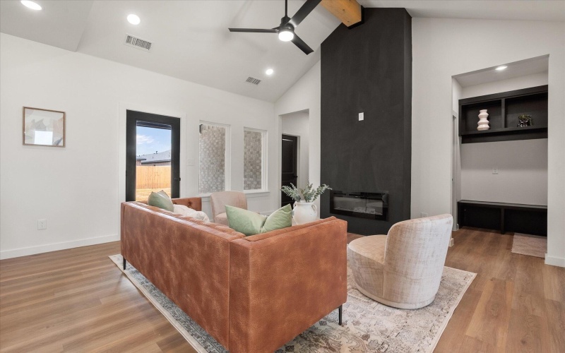 6918 14th Street, Lubbock, TX 79416, 3 Bedrooms Bedrooms, ,2 BathroomsBathrooms,Residential,For Sale,6918 14th Street,202558287