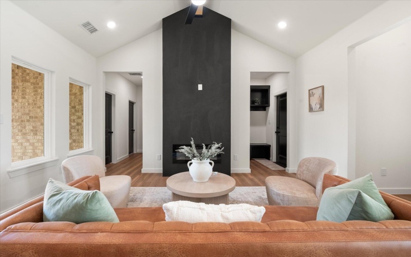 6918 14th Street, Lubbock, TX 79416, 3 Bedrooms Bedrooms, ,2 BathroomsBathrooms,Residential,For Sale,6918 14th Street,202558287
