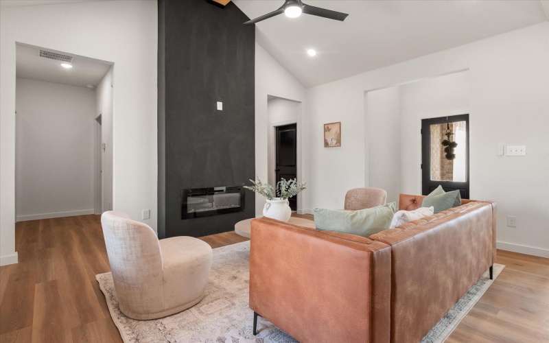 6918 14th Street, Lubbock, TX 79416, 3 Bedrooms Bedrooms, ,2 BathroomsBathrooms,Residential,For Sale,6918 14th Street,202558287