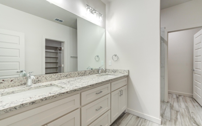 7037-7043 40th Street, Lubbock, TX 79424, 11 Habitaciones Habitaciones , ,8 BañosBaños,Residential,En Venta,7037-7043 40th Street,0,202558305