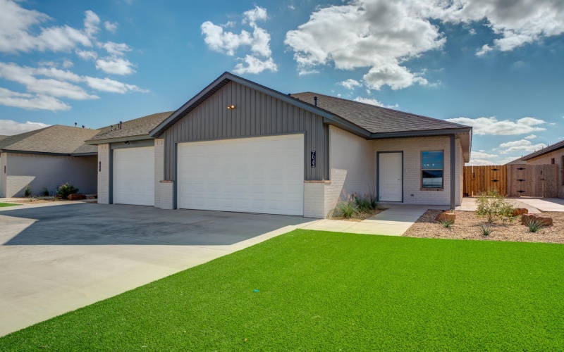 7037-7043 40th Street, Lubbock, TX 79424, 11 Habitaciones Habitaciones , ,8 BañosBaños,Residential,En Venta,7037-7043 40th Street,0,202558305