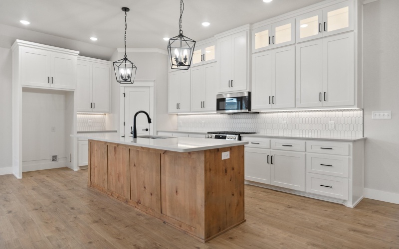 2815 133rd Street, Lubbock, TX 79423, 5 Bedrooms Bedrooms, ,3 BathroomsBathrooms,Residential,For Sale,2815 133rd Street,202558323