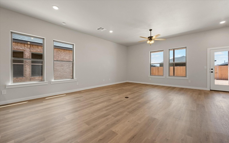 2303 133rd Street, Lubbock, TX 79423, 3 Habitaciones Habitaciones , ,2 BañosBaños,Residential,En Venta,2303 133rd Street,0,202558326