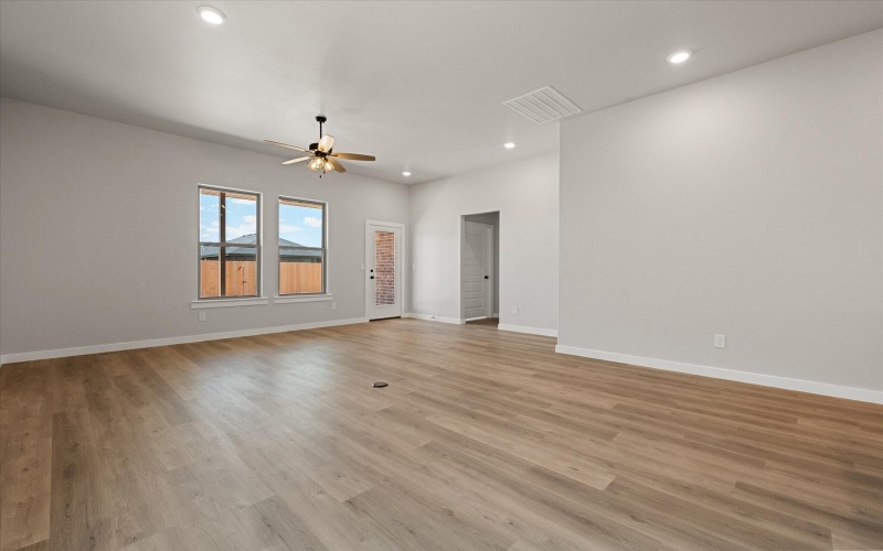 2303 133rd Street, Lubbock, TX 79423, 3 Habitaciones Habitaciones , ,2 BañosBaños,Residential,En Venta,2303 133rd Street,0,202558326