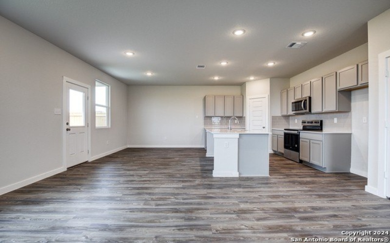 2563 RAMBO DRIVE, San Antonio, TX 78224, 4 Bedrooms Bedrooms, ,2 BathroomsBathrooms,Residential,For Sale,2563 RAMBO DRIVE,1809888