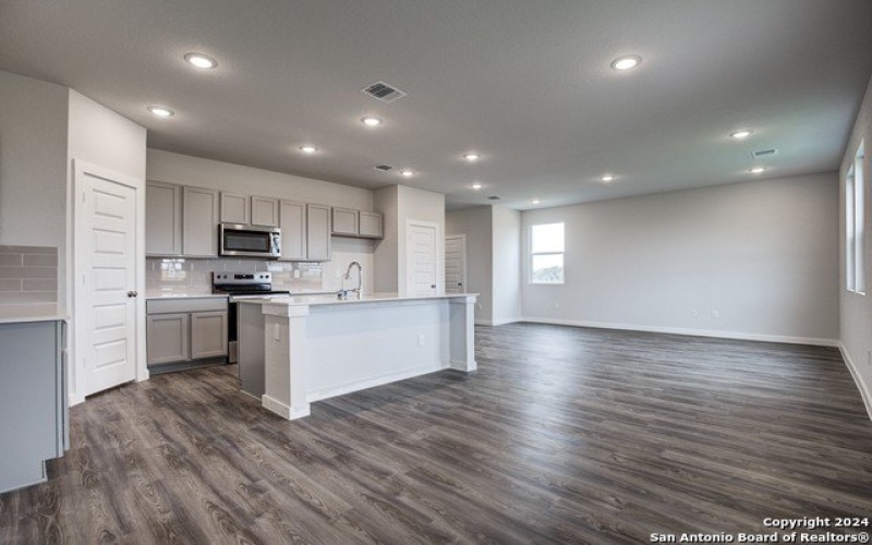 2563 RAMBO DRIVE, San Antonio, TX 78224, 4 Bedrooms Bedrooms, ,2 BathroomsBathrooms,Residential,For Sale,2563 RAMBO DRIVE,1809888
