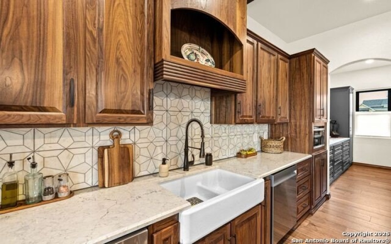 120 Western Way, Adkins, TX 78101, 4 Habitaciones Habitaciones , ,3 BañosBaños,Residential,En Venta,120 Western Way,0,1887128