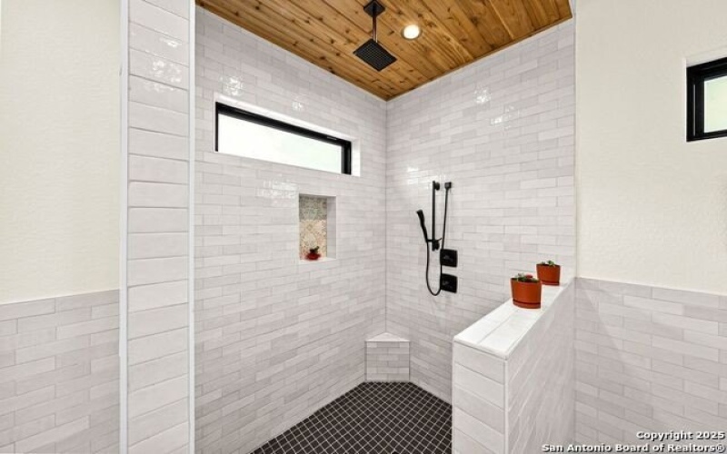 120 Western Way, Adkins, TX 78101, 4 Habitaciones Habitaciones , ,3 BañosBaños,Residential,En Venta,120 Western Way,0,1887128