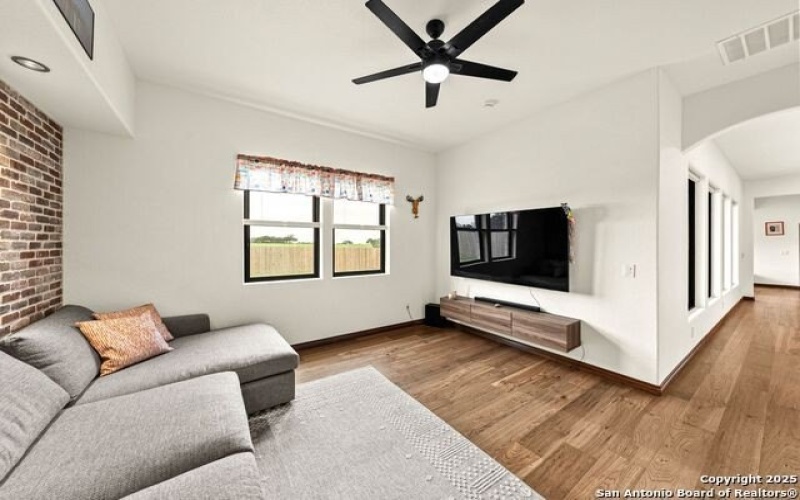 120 Western Way, Adkins, TX 78101, 4 Habitaciones Habitaciones , ,3 BañosBaños,Residential,En Venta,120 Western Way,0,1887128