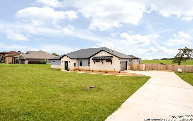 120 Western Way, Adkins, TX 78101, 4 Habitaciones Habitaciones , ,3 BañosBaños,Residential,En Venta,120 Western Way,0,1887128