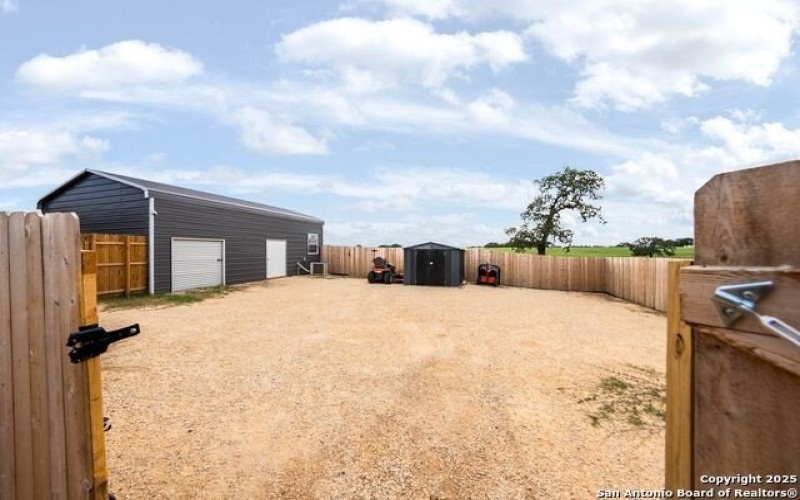 120 Western Way, Adkins, TX 78101, 4 Habitaciones Habitaciones , ,3 BañosBaños,Residential,En Venta,120 Western Way,0,1887128