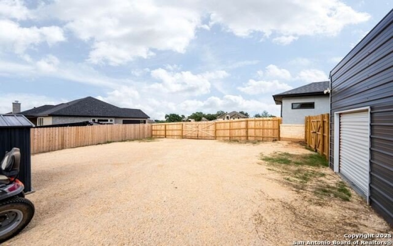 120 Western Way, Adkins, TX 78101, 4 Habitaciones Habitaciones , ,3 BañosBaños,Residential,En Venta,120 Western Way,0,1887128