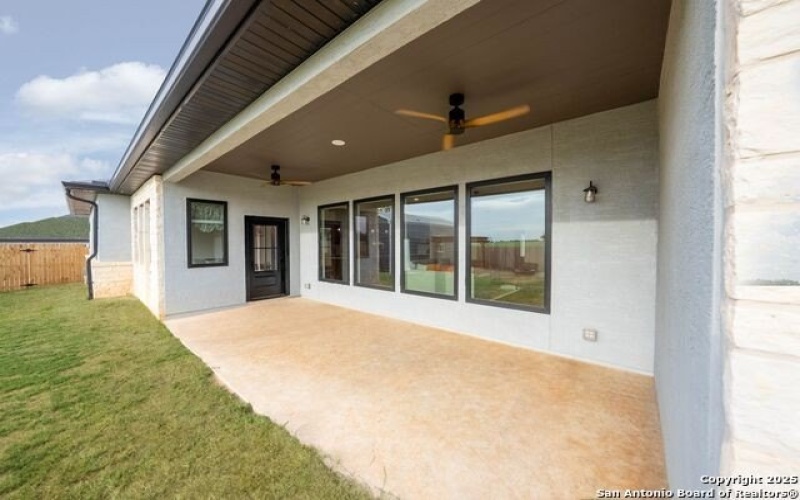 120 Western Way, Adkins, TX 78101, 4 Habitaciones Habitaciones , ,3 BañosBaños,Residential,En Venta,120 Western Way,0,1887128