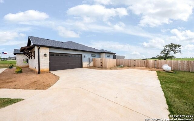 120 Western Way, Adkins, TX 78101, 4 Habitaciones Habitaciones , ,3 BañosBaños,Residential,En Venta,120 Western Way,0,1887128