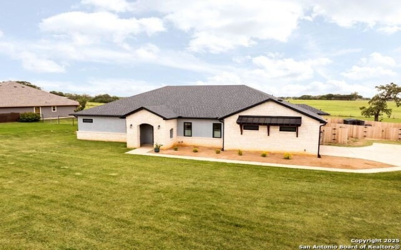 120 Western Way, Adkins, TX 78101, 4 Habitaciones Habitaciones , ,3 BañosBaños,Residential,En Venta,120 Western Way,0,1887128