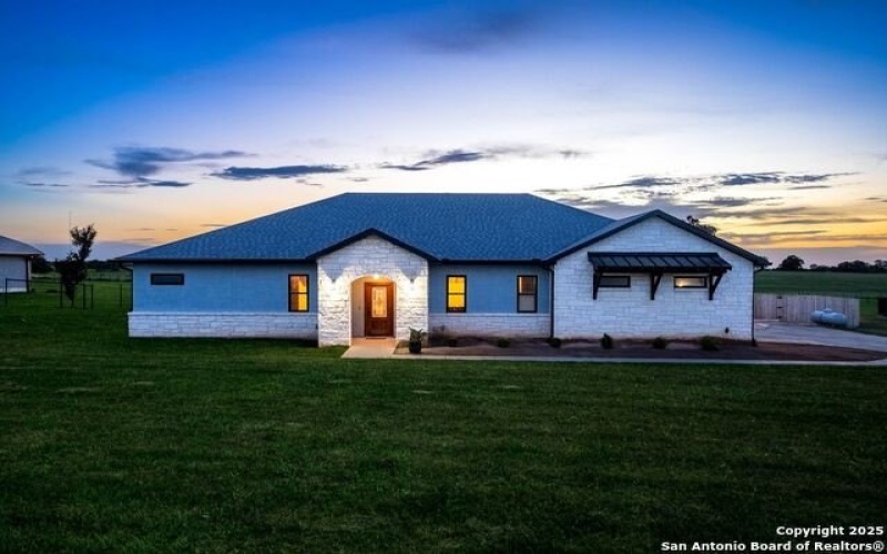 120 Western Way, Adkins, TX 78101, 4 Habitaciones Habitaciones , ,3 BañosBaños,Residential,En Venta,120 Western Way,0,1887128