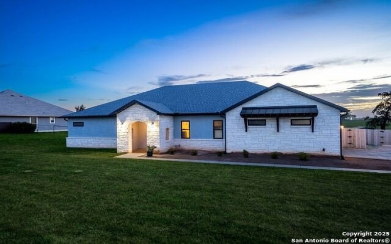 120 Western Way, Adkins, TX 78101, 4 Habitaciones Habitaciones , ,3 BañosBaños,Residential,En Venta,120 Western Way,0,1887128