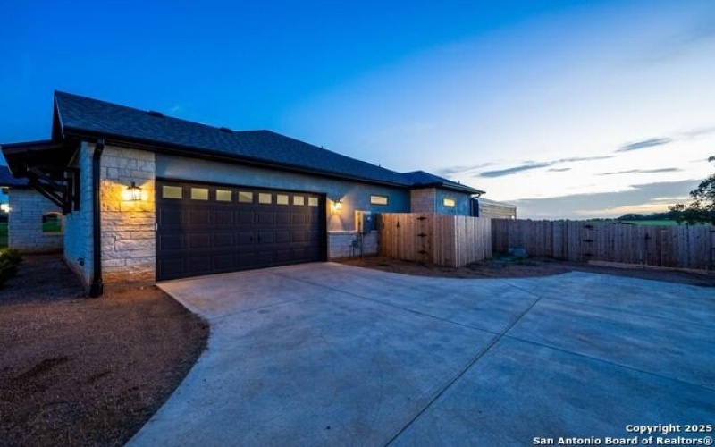 120 Western Way, Adkins, TX 78101, 4 Habitaciones Habitaciones , ,3 BañosBaños,Residential,En Venta,120 Western Way,0,1887128