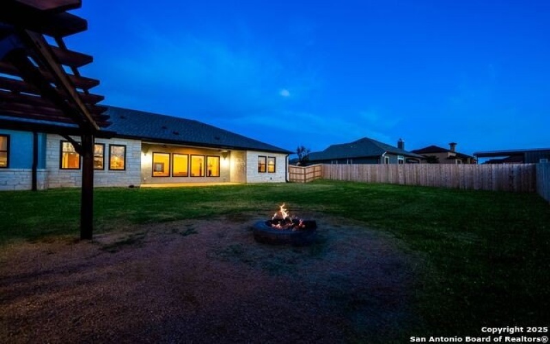 120 Western Way, Adkins, TX 78101, 4 Habitaciones Habitaciones , ,3 BañosBaños,Residential,En Venta,120 Western Way,0,1887128